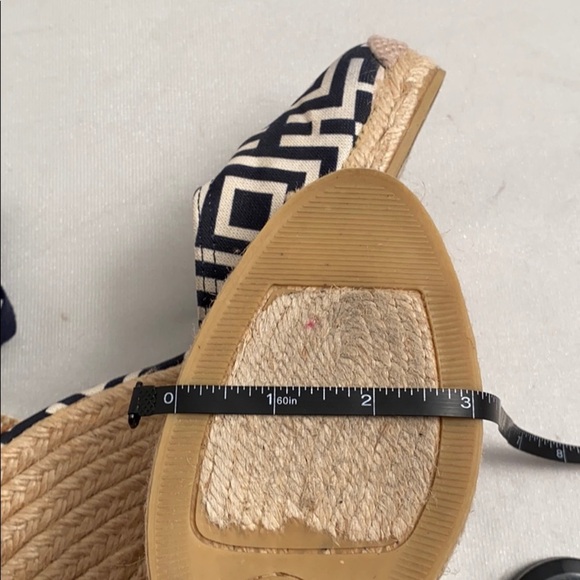 Tory Burch Clubhouse navy and cream geometric espadrilles 39 - Picture 10 of 11